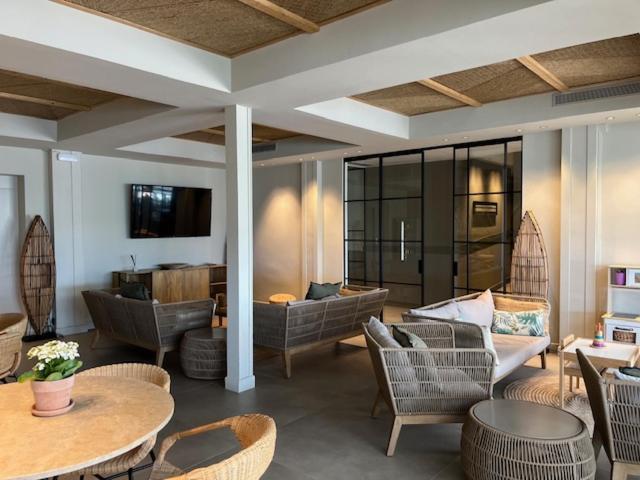 Hotel Restaurant Juanito Platja Sant Carlos de la Ràpita エクステリア 写真