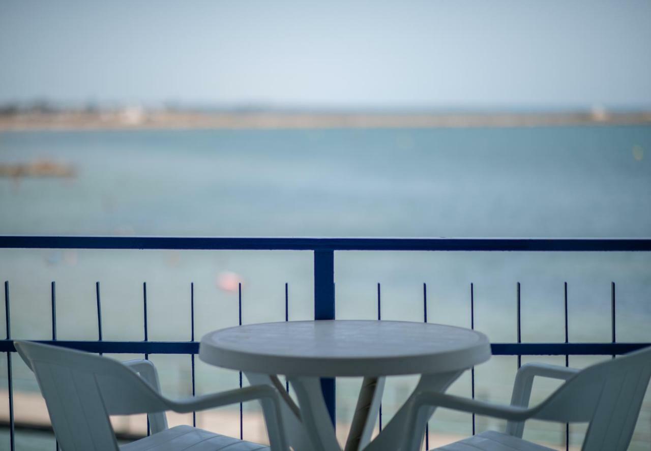 Hotel Restaurant Juanito Platja Sant Carlos de la Ràpita エクステリア 写真